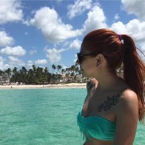 Meet your Posher, Momo